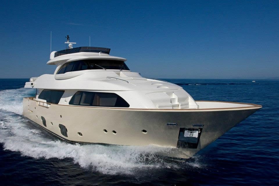 Außenbereich der Custom Line Navetta 26