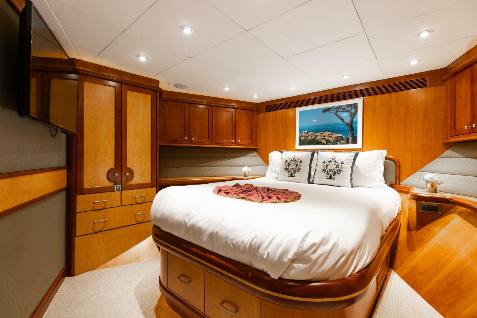 President Yachts 87 Tri-Deck Interior