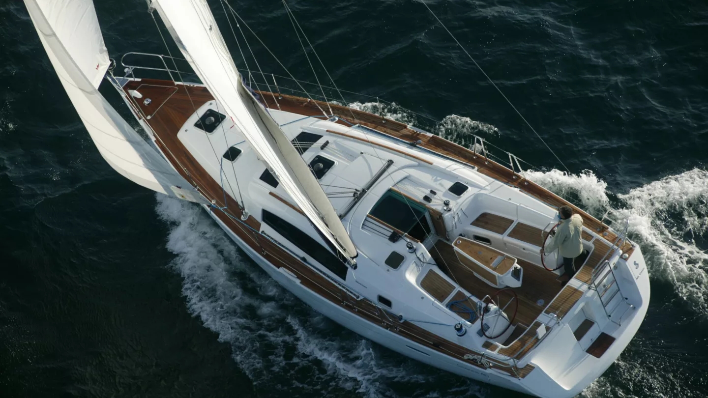 Beneteau Oceanis 40 Exterior