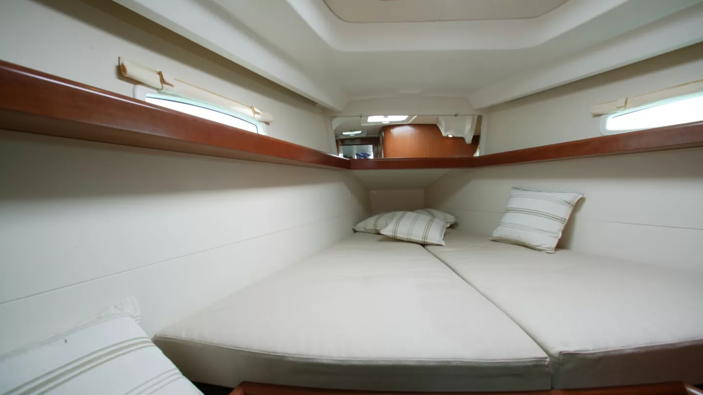 Beneteau Oceanis 40 Interior