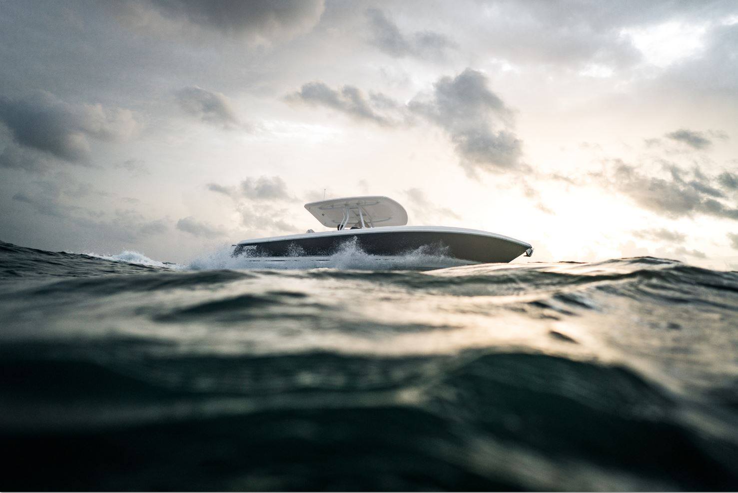 Intrepid Powerboats 327 CC