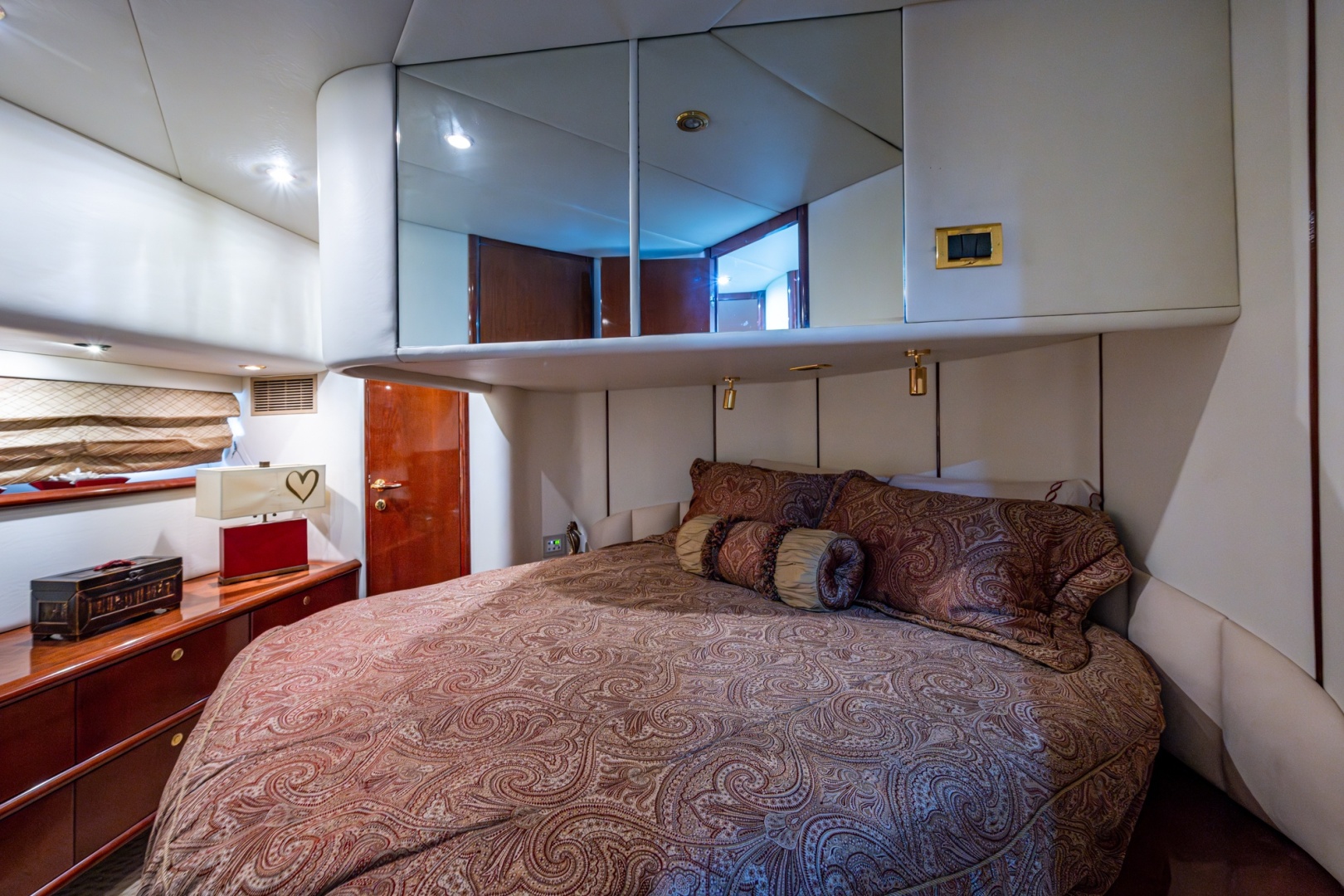 Intérieur du Fairline Squadron 52