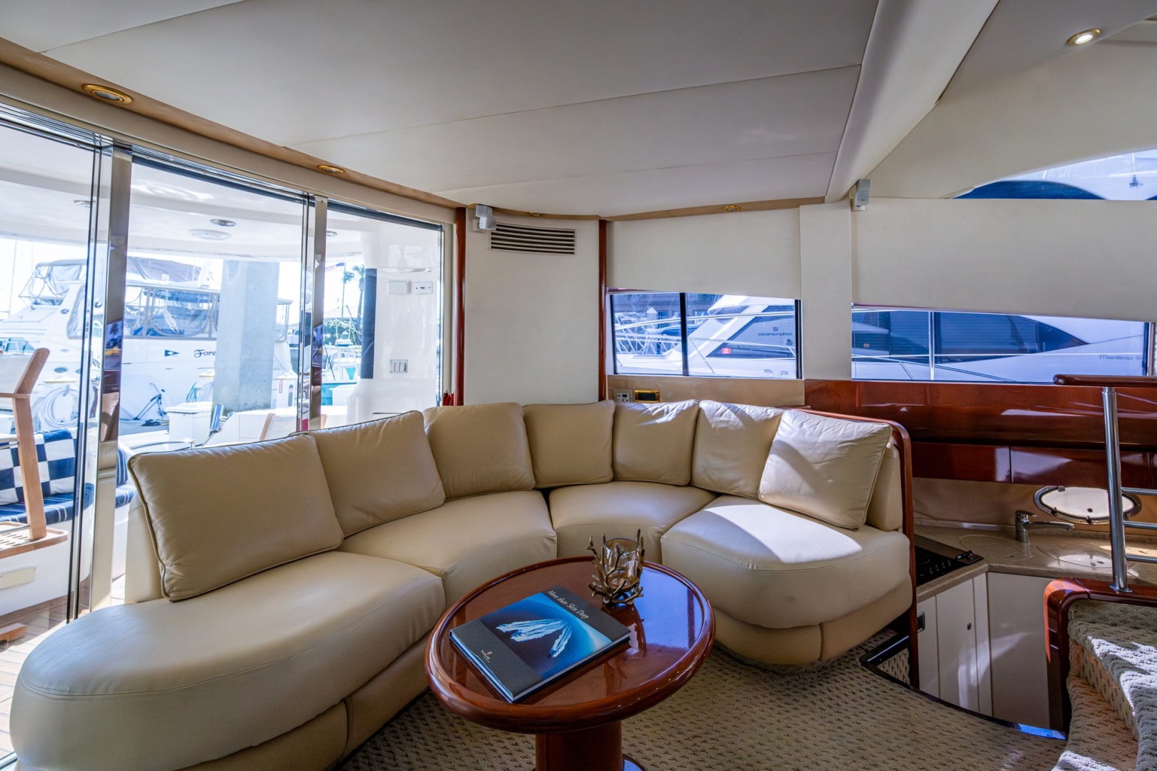 Intérieur du Fairline Squadron 52