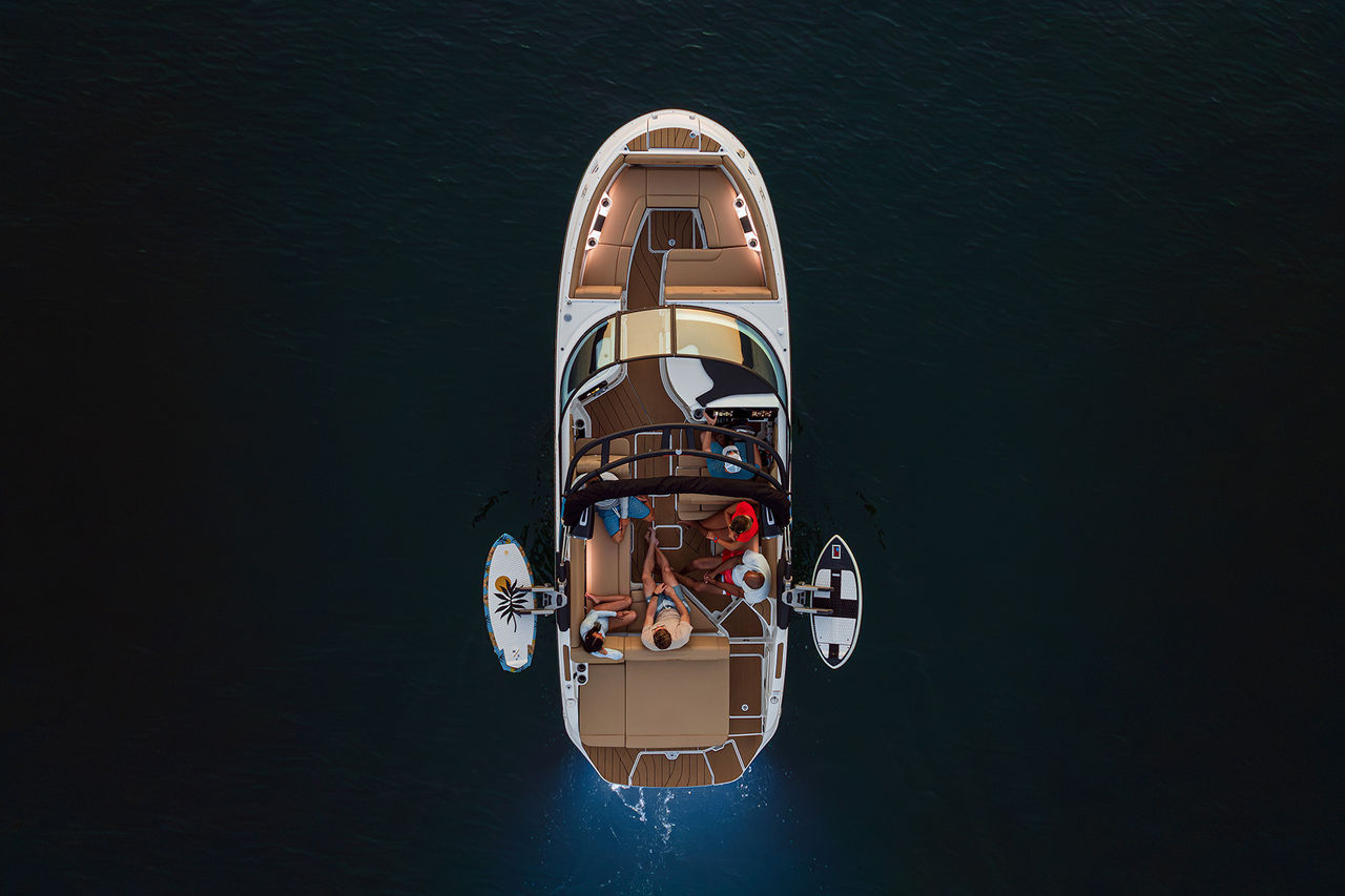 Sea Ray SDX 250 Surf Exterior