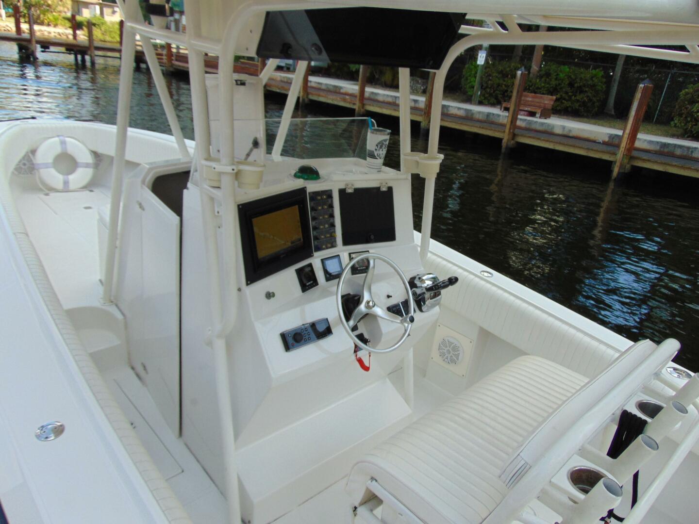 Innenbereich der Jupiter 27 Open