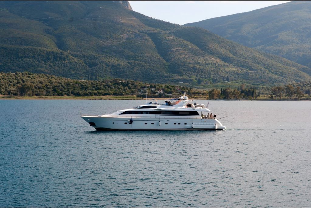 Exterior del Falcon 30M