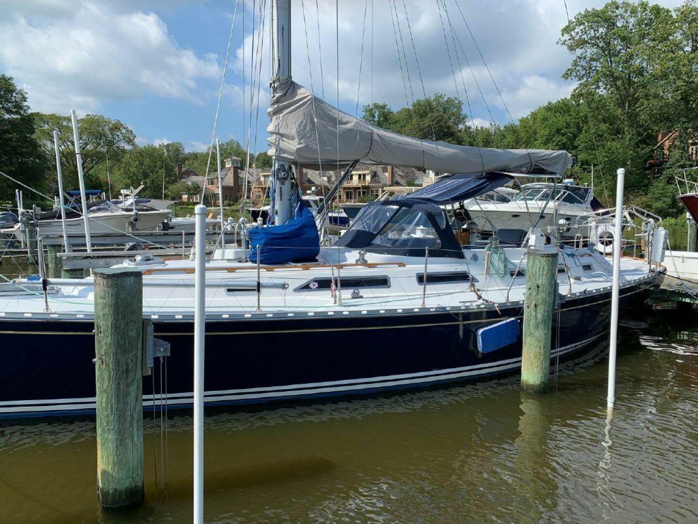 Hylas Yachts 44