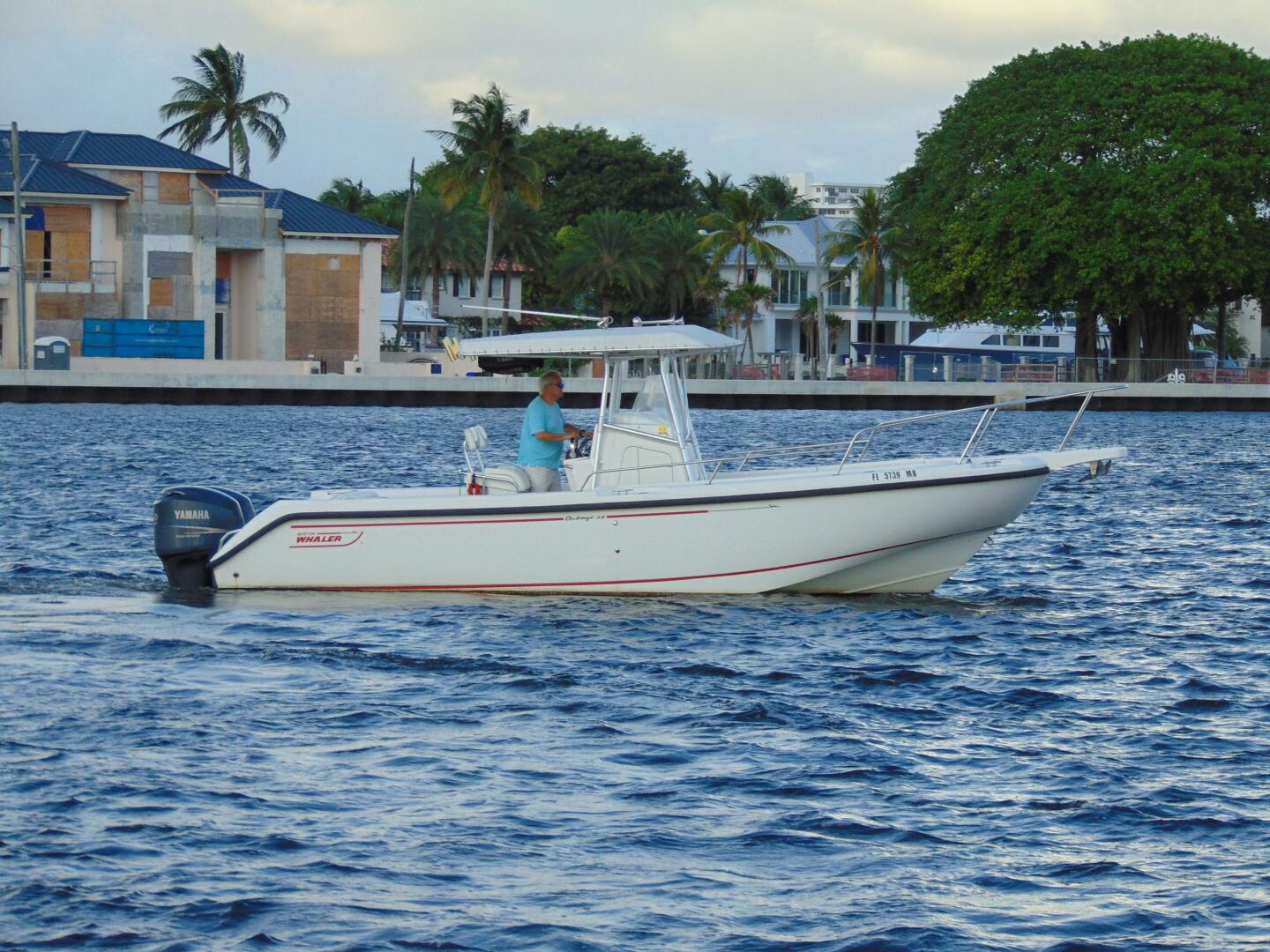 Boston Whaler 26 Outrage