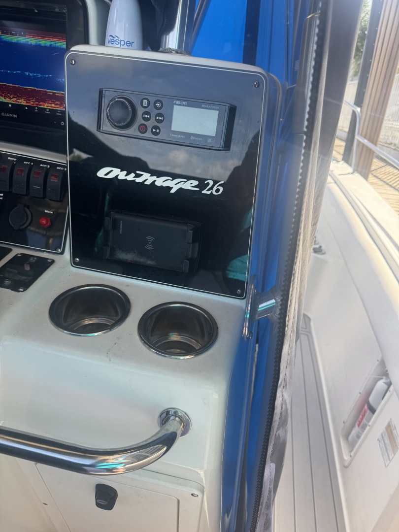 Interieur van de Boston Whaler 26 Outrage