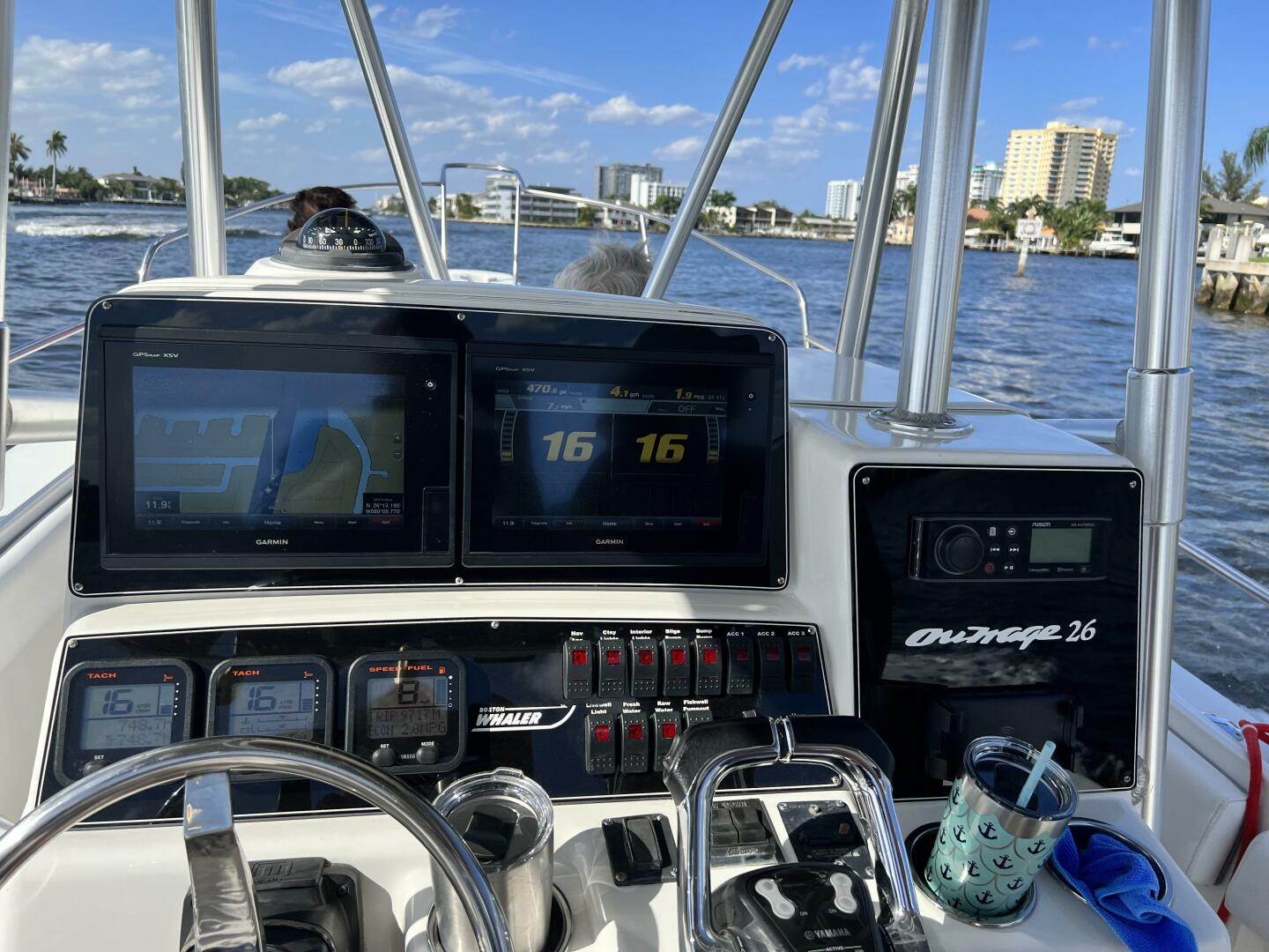 Interieur van de Boston Whaler 26 Outrage