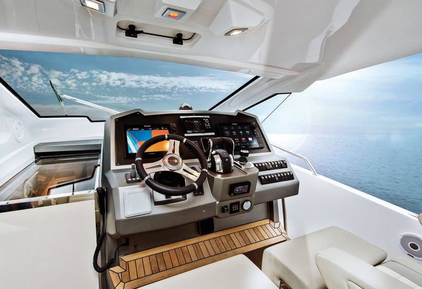 Interni del Azimut Verve 40